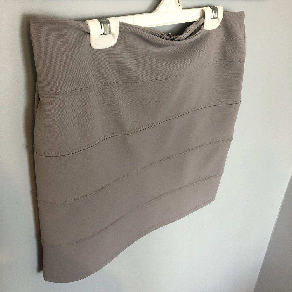 Gray slightly stretchy miniskirt
